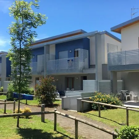Pleasant Flat For Five 100 M From The Sea-bibione *