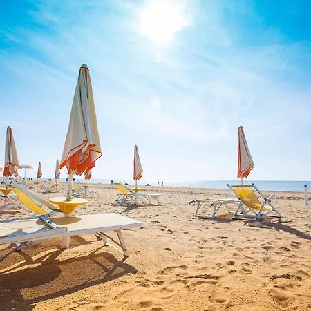 Pleasant Flat For Five 100 M From The Sea-bibione *