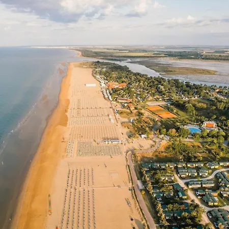 Pleasant Flat For Five 100 M From The Sea-bibione Bibione